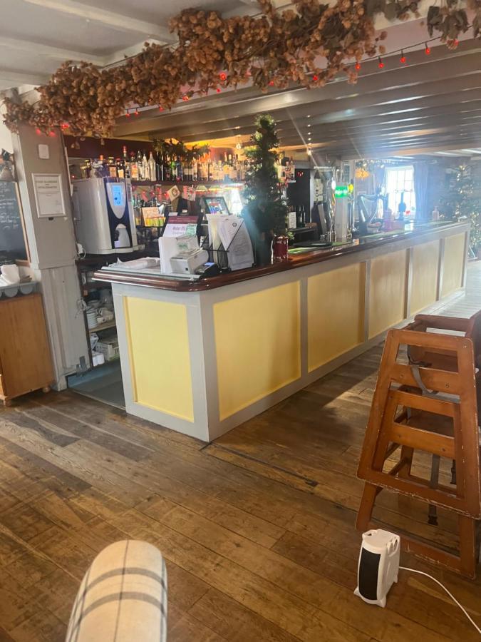 Coach And Horses Inn بينزانس المظهر الخارجي الصورة